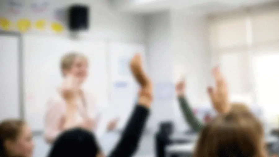 التعليم عبر الإنترنت