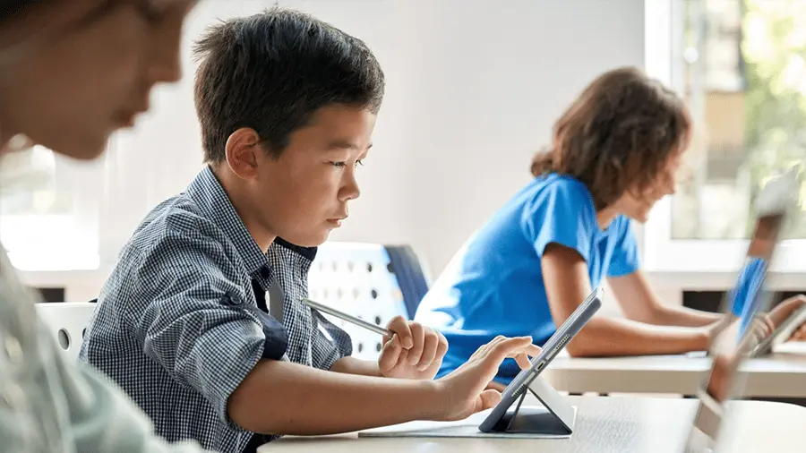 الأنظمة التعليمية الذكية