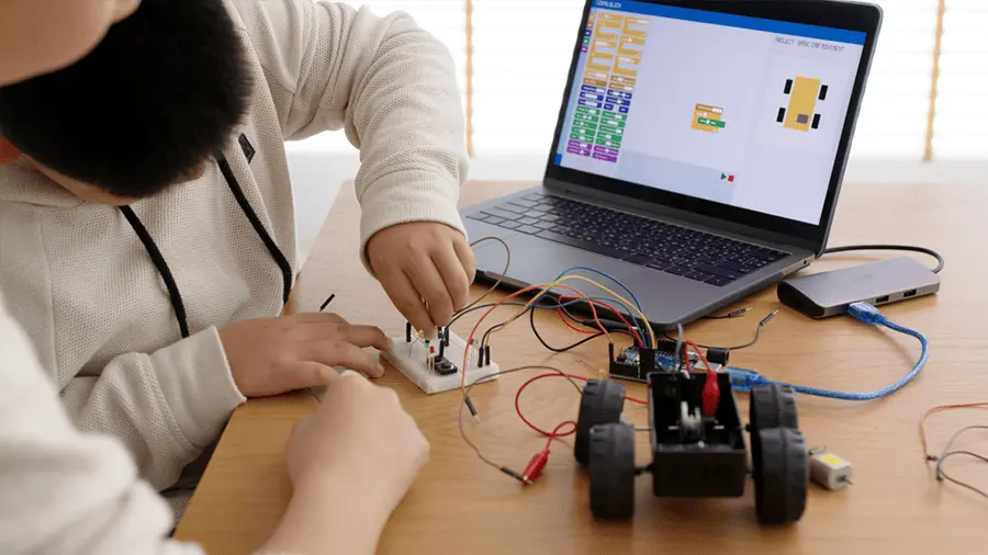 الأنشطة التفاعلية عبر الإنترنت