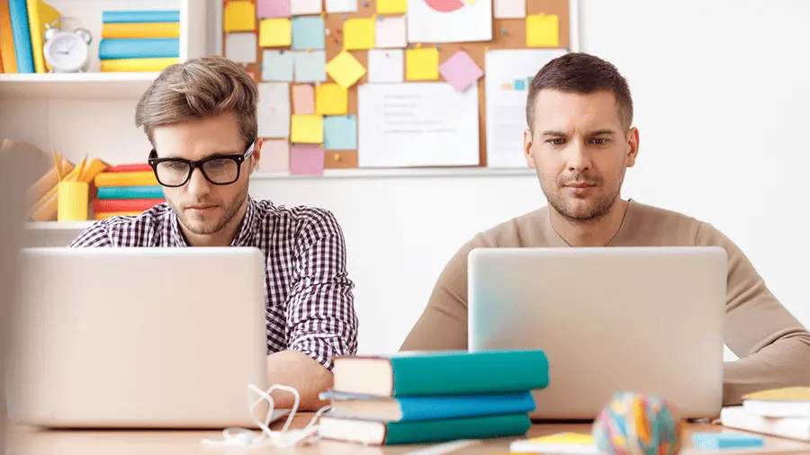 التعليم المعزز بالتكنولوجيا