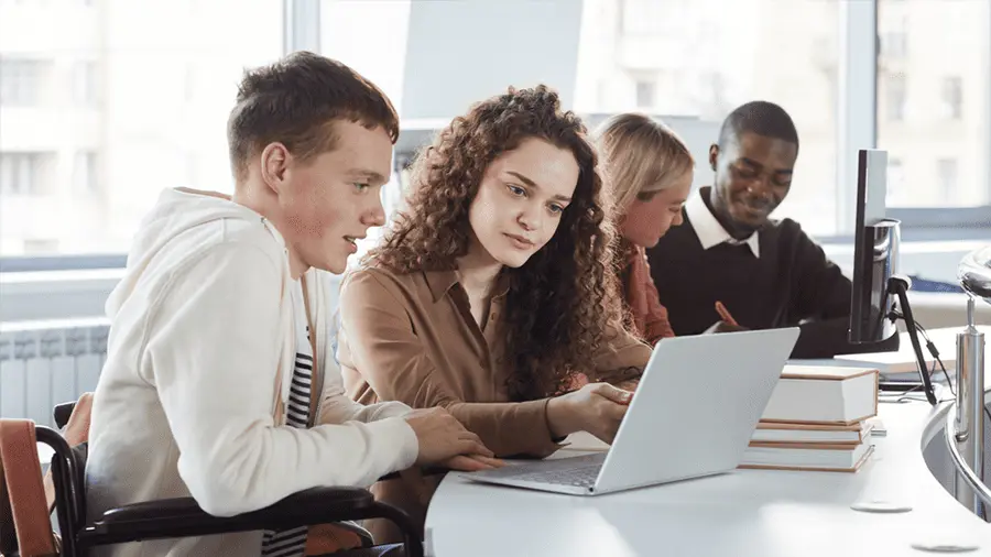 التفاعل في الصفوف الرقمية