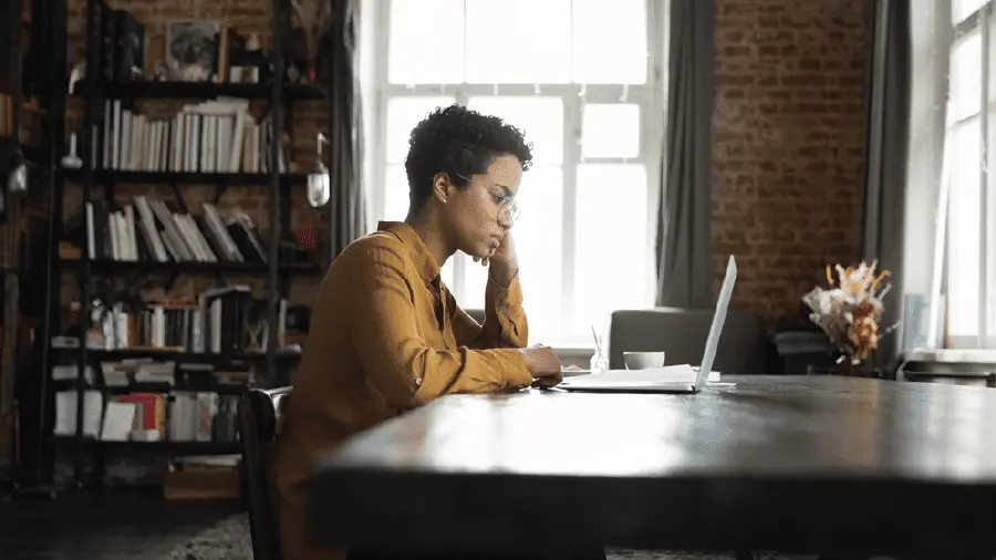 تحديات التعليم الإلكتروني