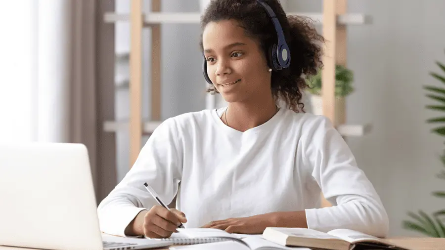 التعليم عبر الفيديو