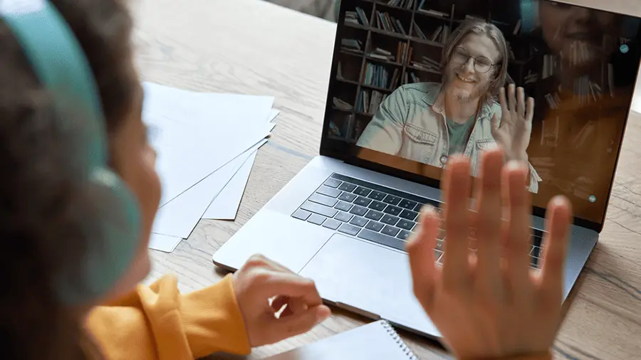 التعليم الجامعي عن بعد 