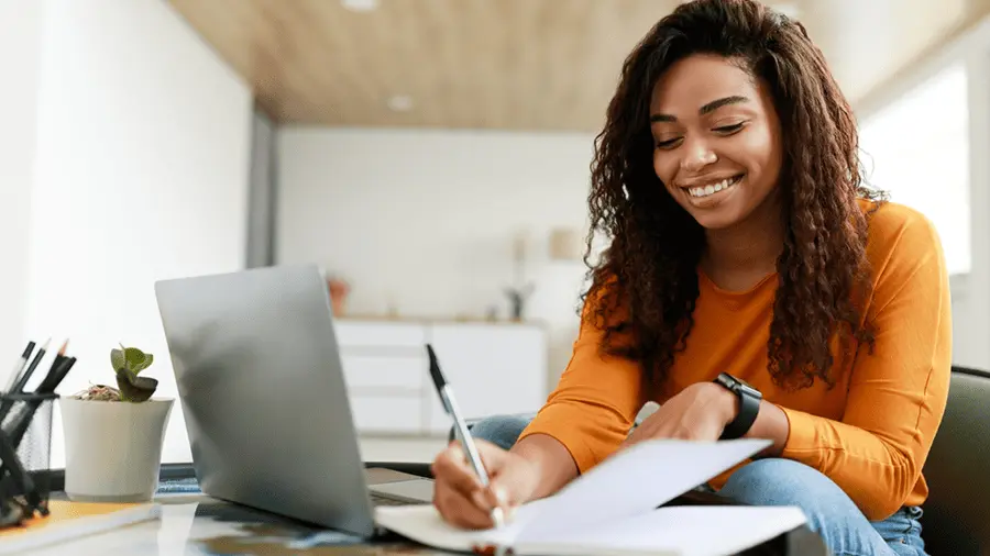 التعليم الجامعي عن بعد 